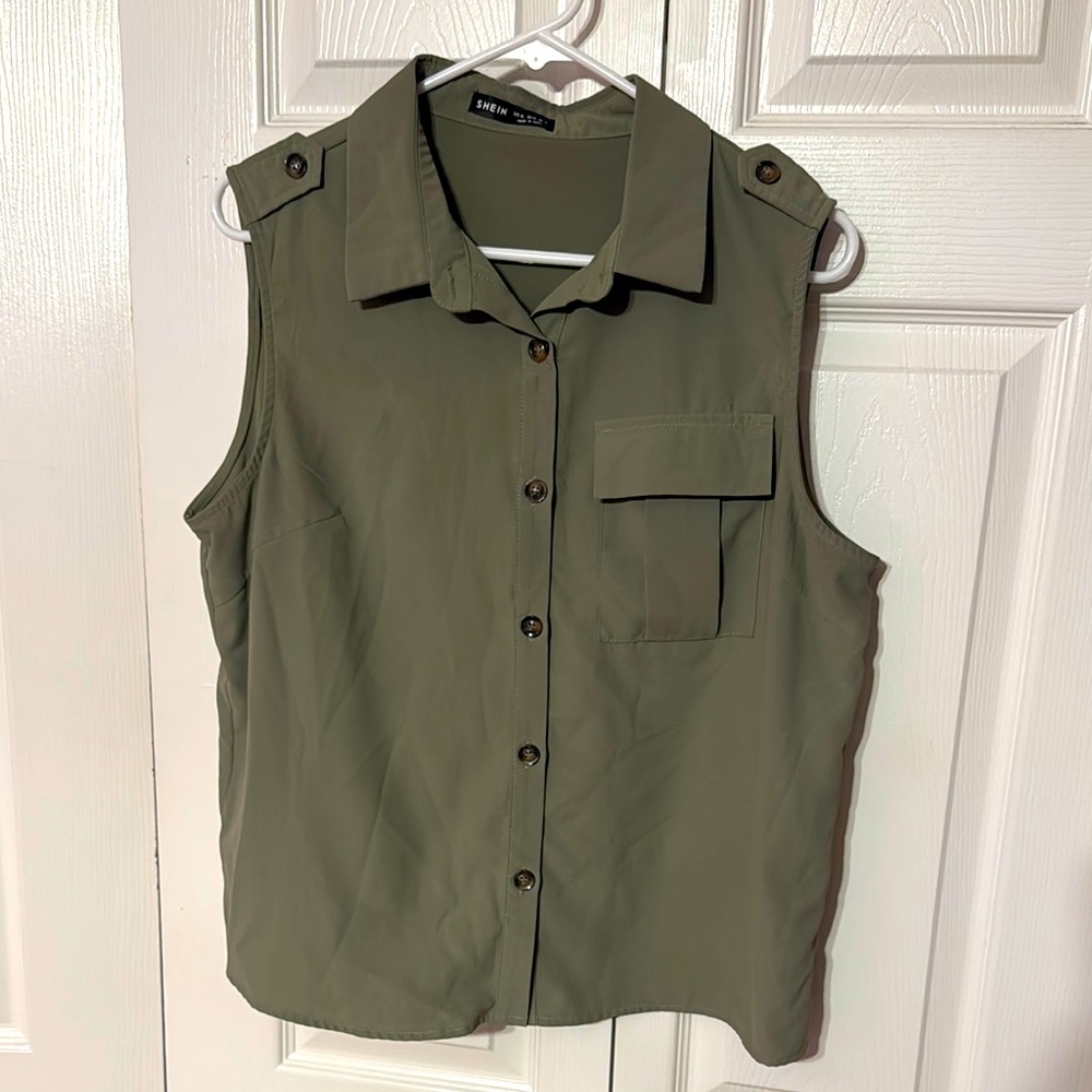 SHEIN Olive Green Sleeveless Button-Up Top